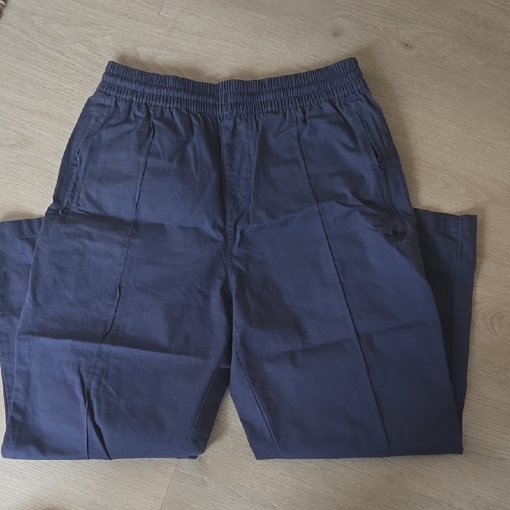 Adidas Skateboarding Pintuck pant (Gender Neutral)